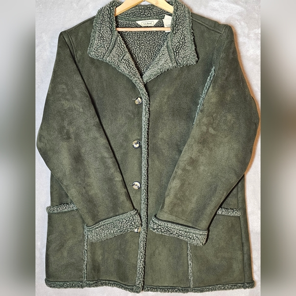 L.L. Bean Jackets & Blazers - LL Bean Sherling Faux Sherpa Lined Button Up Winter Barn Coat Women’s Size Large